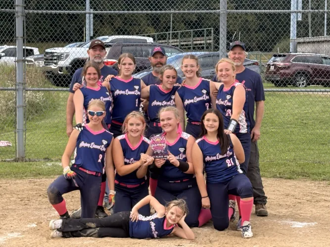 Diamond Divas bring travel softball tourney to Warren
